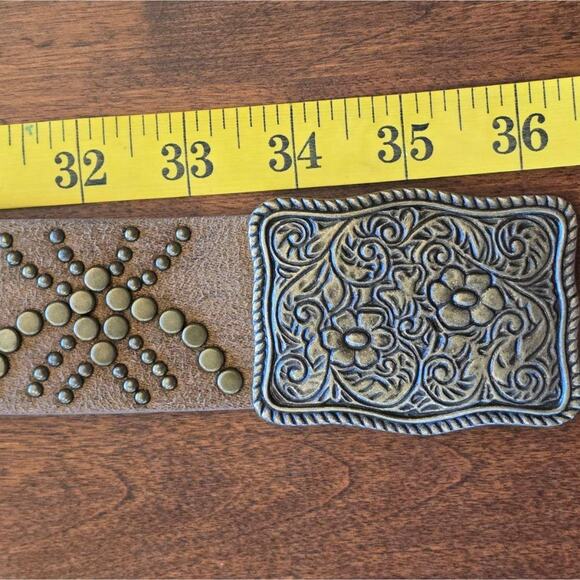 Brown Leather Belt with‎ Brass Accents - Picture 2 of 7